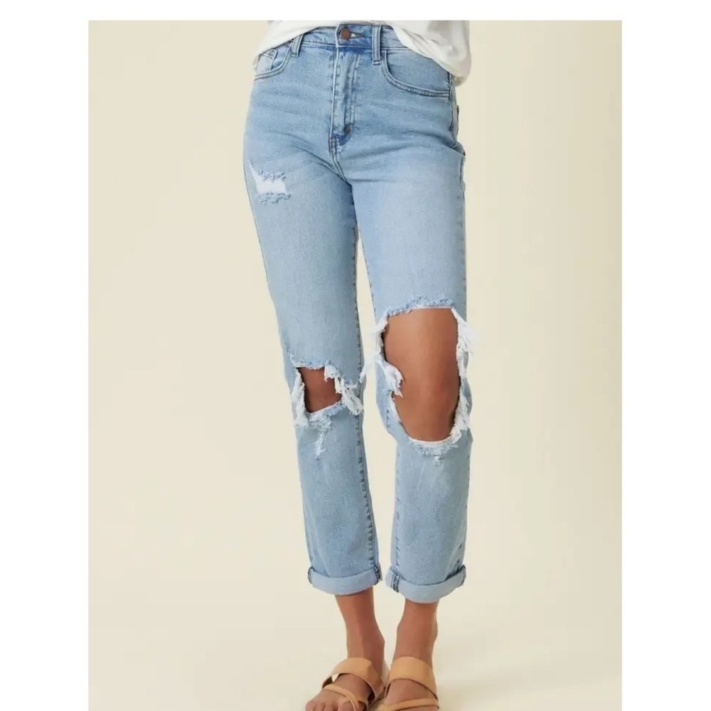 Vibrant MIU High Rise Distressed Light Wash All to Me Mom Denim Jeans - Picture 12 of 13
